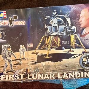 Revell First Lunar Landing Buzz Aldrin Rocket Hero 1/48 Scale Model